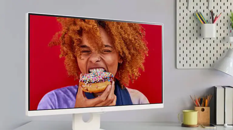LG 32SR83U-W MyView Smart Monitor with webOS - 31.5 inch 4K UHD (3840 x 2160), IPS (3-side), DCI-P3 90%, 5ms, HDR 10 47 myview smart 25sr50f 06 1 fhd ips display