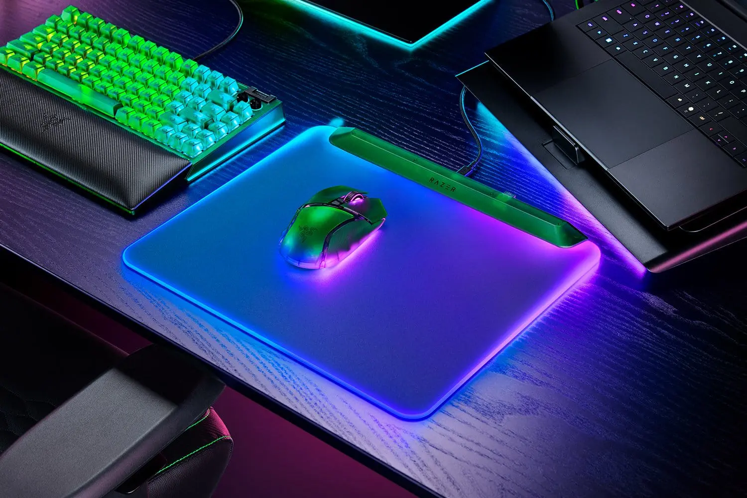 Razer Firefly V2 Pro - Phantom Green - Fully Illuminated RGB Gaming Mouse Mat 24 Razer Firefly V2 Pro Phantom gal 1