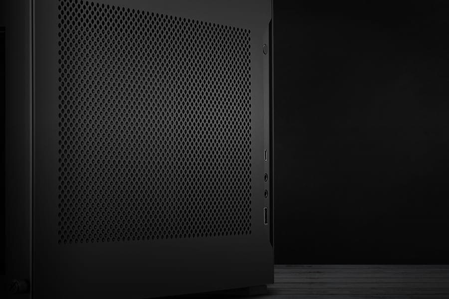 Lian Li A4-H2O X4 Black Mini iTX Case 34 a4h2o 02