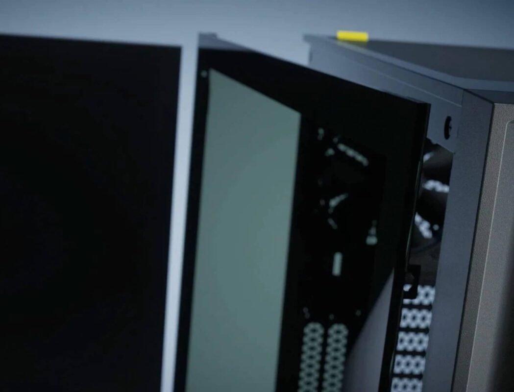 CORSAIR iCUE 4000X RGB Black ATX Mid-Tower PC Case - 3x SP120 RGB ELITE Fans, iCUE Lighting Node Core Controller, Mid Tower ATX 24 Panel9 Image