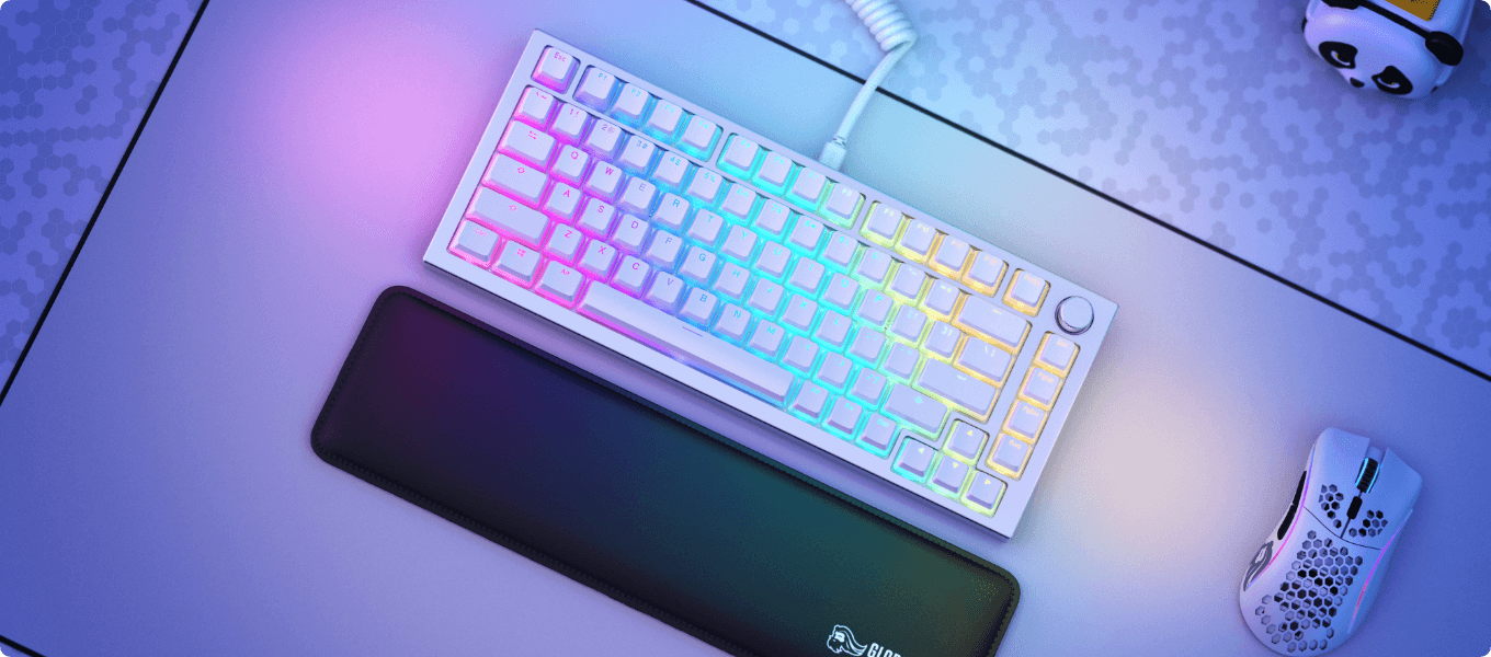 glorious keycaps aura v2 lifestyle white