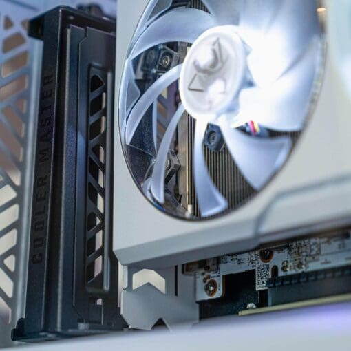 Cooler Master Universal Vertical Graphics Card Holder Kit V3 White - White, Premium Riser Cable PCI-E 4.0 x16-165mm