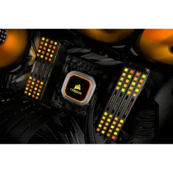 CORSAIR Dominator Platinum RGB 16GB Memory Kit - Black, 16GB (2x8GB) DDR4, 3200MHz, CL16 (CMT16GX4M2E3200C16) 19 DOMINATOR PLAT RGB 07