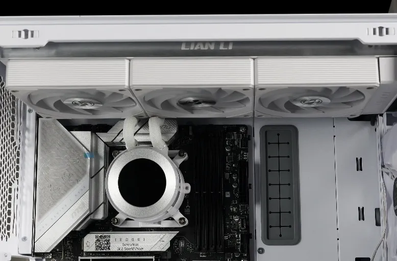 Lian Li Hydroshift II LCD-C 360N Black AIO Liquid CPU Cooler - 2.1 inch IPS 480×480 res LCD Screen 55 HS2 m 35