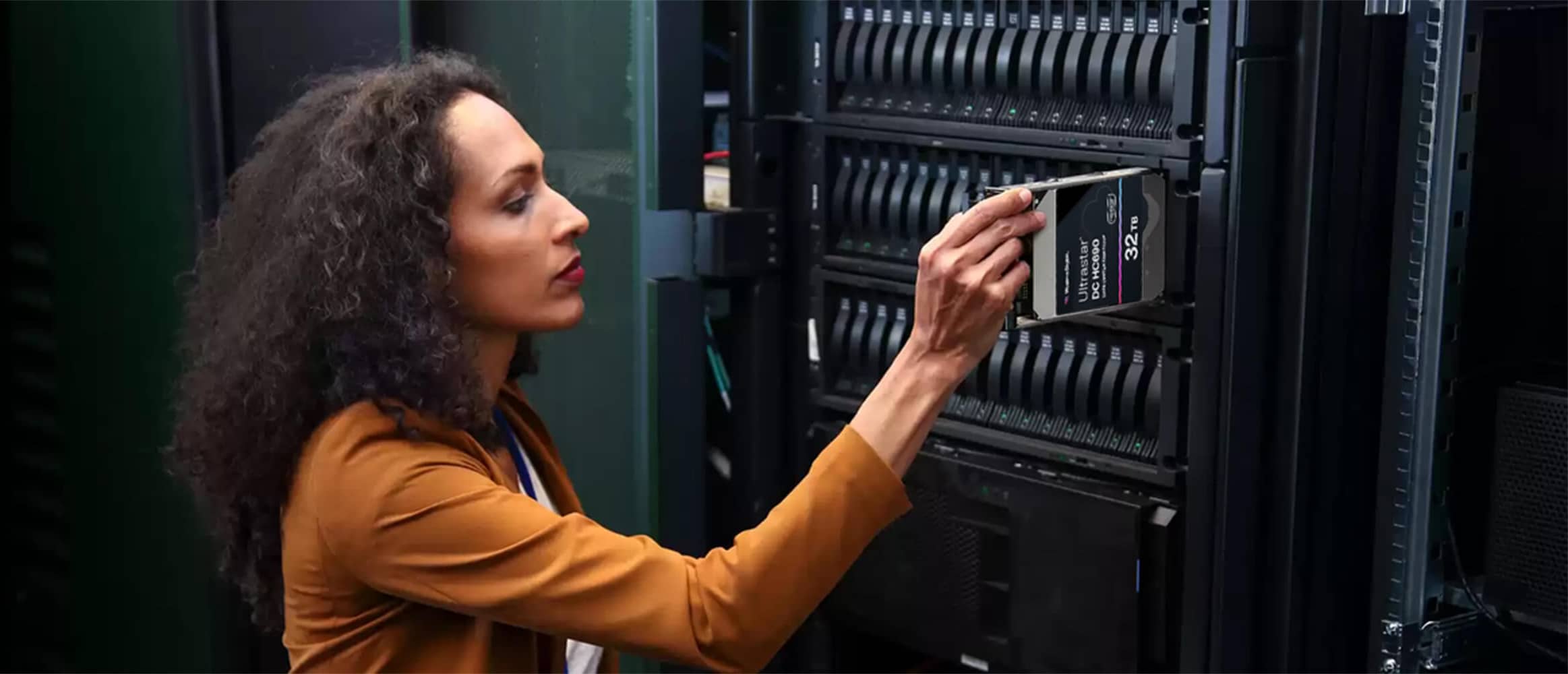 dataCenterStorage hero overview