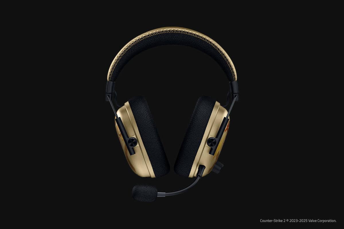 https medias p1.phoenix.razer .com sys master phoenix images container hb4 ha0 9982238490654 251030 bs v3 pro cs2 1500x1000 3